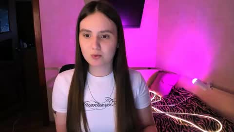 Snapshot of chelsyluxex chatting on 06-17-26, 09:01 Chelsy Luxe online show from 06-17-26, 09:01