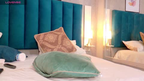   online show from 02-11-25, 10:28