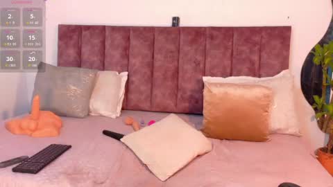 Snapshot of cheneelllorens chatting on 04-28-26, 07:30 online show from 04-28-26, 07:30