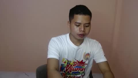 Snapshot of cheno_69 chatting on 11-02-25, 10:34 im cheno online show from 11-02-25, 10:34