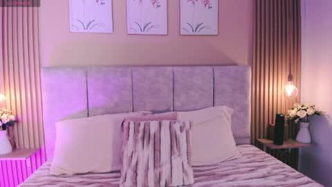 Snapshot of cherlyn_1 chatting on 06-09-26, 01:12 cherlyn_1 online show from 06-09-26, 01:12