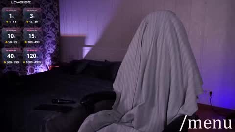 Snapshot of cherry_bombs chatting on 02-25-25, 02:25 Kate online show from 02-25-25, 02:25