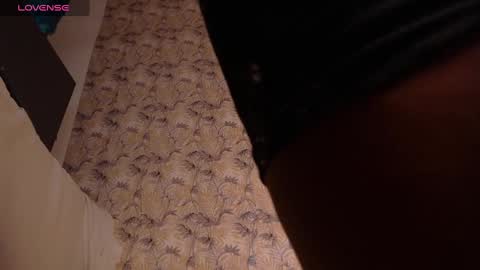 Snapshot of cherry_guerrera chatting on 01-12-25, 10:43 Ask me online show from 01-12-25, 10:43