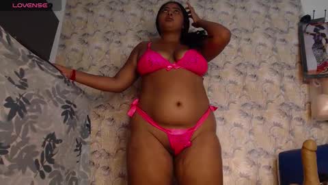 Snapshot of cherry_guerrera chatting on 11-22-25, 11:15 Ask me online show from 11-22-25, 11:15