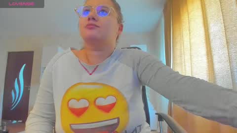 Snapshot of cherry_pie_69 chatting on 03-04-25, 07:30 mayra online show from 03-04-25, 07:30