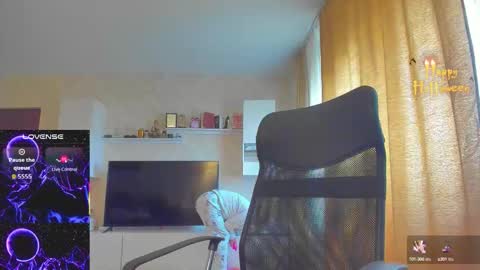 Snapshot of cherry_pie_69 chatting on 10-26-25, 08:20 mayra online show from 10-26-25, 08:20