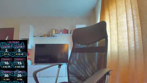 Snapshot of cherry_pie_69 chatting on 11-06-25, 08:59 mayra online show from 11-06-25, 08:59