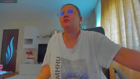 Snapshot of cherry_pie_69 chatting on 12-01-25, 10:20 mayra online show from 12-01-25, 10:20