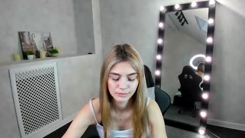 cherry_pr1ce online show from 12-19-24, 04:23