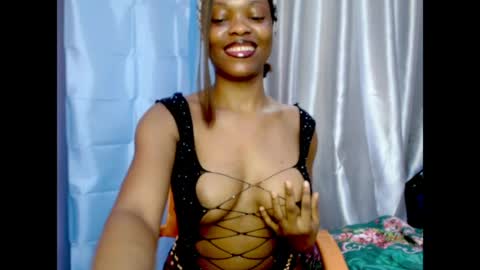 Snapshot of cherry_xchaos chatting on 06-22-26, 06:21 Sophie online show from 06-22-26, 06:21