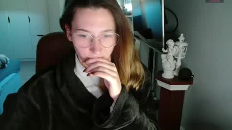 Leonie online show from 04-02-26, 07:50