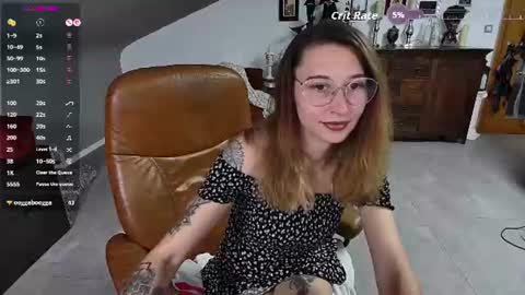 Snapshot of cherryangle chatting on 07-18-26, 01:59 Leonie online show from 07-18-26, 01:59