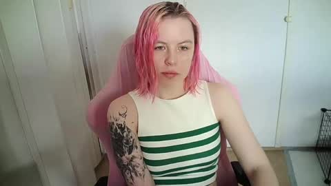 Snapshot of cherrybaby_0 chatting on 05-09-26, 09:14 cherrybaby_0 online show from 05-09-26, 09:14