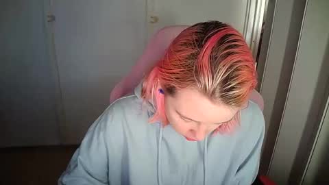 Snapshot of cherrybaby_0 chatting on 05-11-26, 10:21 cherrybaby_0 online show from 05-11-26, 10:21