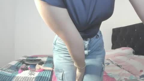 Snapshot of cherryblossom_23 chatting on 05-07-26, 01:00 cherryblossom_23 online show from 05-07-26, 01:00