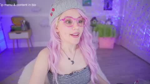 Snapshot of cherrycrush chatting on 02-20-26, 12:40 Cherry Crush online show from 02-20-26, 12:40