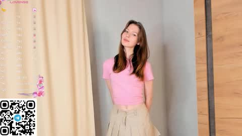 Snapshot of cherrymira chatting on 12-04-25, 05:21 Loise online show from 12-04-25, 05:21