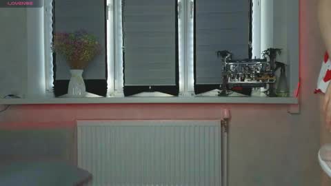 Lysia online show from 04-12-26, 01:38