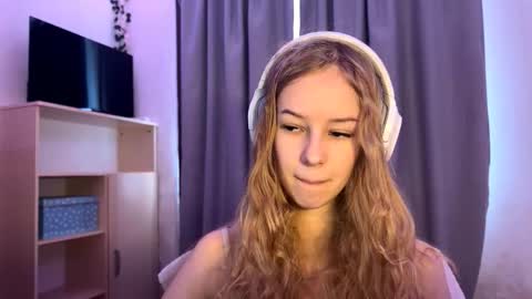 Evie online show from 10-17-25, 09:23