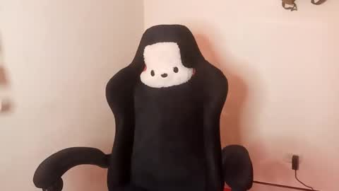 Snapshot of cherrywitchy chatting on 02-04-25, 06:25 Cherry online show from 02-04-25, 06:25