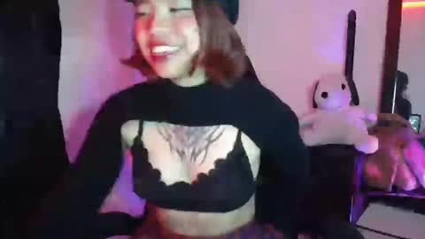 Snapshot of cherrywitchy chatting on 02-19-25, 06:55 Cherry online show from 02-19-25, 06:55