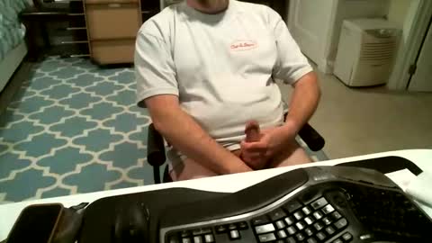 Snapshot of chesbayboy chatting on 02-28-26, 05:08 chesbayboy online show from 02-28-26, 05:08