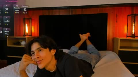 Snapshot of cheys_mast chatting on 06-18-26, 08:24 Cheys online show from 06-18-26, 08:24