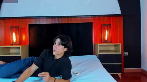 Snapshot of cheys_mast chatting on 06-27-26, 04:34 Cheys online show from 06-27-26, 04:34