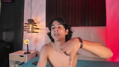 Snapshot of cheys_mast chatting on 07-22-26, 01:14 Cheys online show from 07-22-26, 01:14