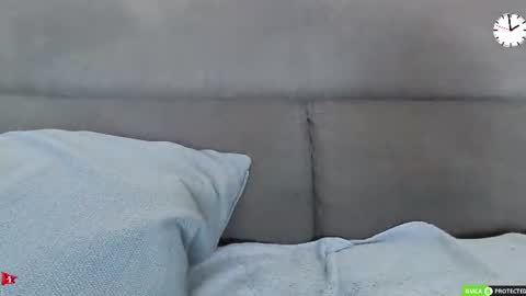 Snapshot of chezmonsieur_g chatting on 06-18-26, 11:58 Grey online show from 06-18-26, 11:58