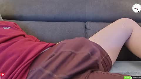 Snapshot of chezmonsieur_g chatting on 07-03-26, 06:25 Grey online show from 07-03-26, 06:25