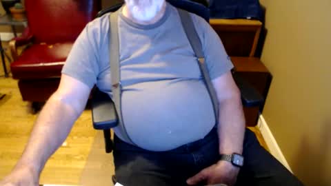 Snapshot of chgodad chatting on 11-16-25, 10:15 chgodad online show from 11-16-25, 10:15