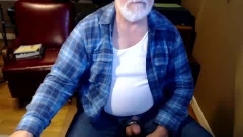 Snapshot of chgodad chatting on 12-01-25, 08:58 chgodad online show from 12-01-25, 08:58