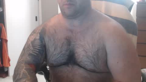 Snapshot of chicagoguy86 chatting on 05-06-26, 03:35 Chicagoguy86 aka Benny Cooper online show from 05-06-26, 03:35
