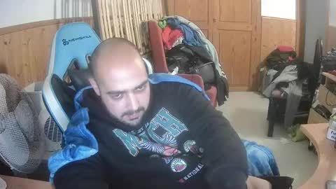 chicomallorca96 online show from 02-20-25, 05:18