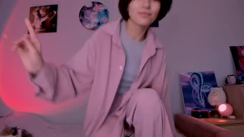 Vivian online show from 10-24-25, 01:07