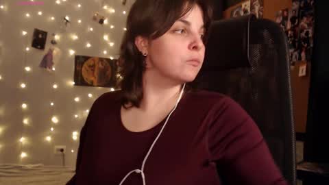 Snapshot of chill_saya chatting on 10-28-25, 10:01 Saya online show from 10-28-25, 10:01