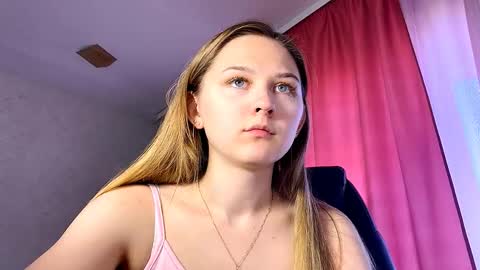 Snapshot of chill_velvet chatting on 09-14-25, 12:15 Sasha online show from 09-14-25, 12:15