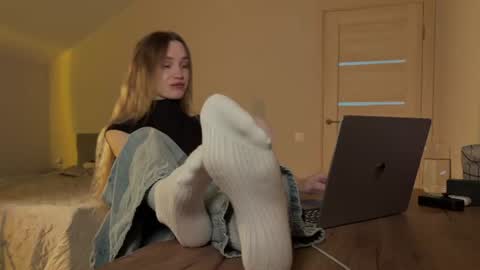 Snapshot of chillgoddess chatting on 07-10-26, 10:07 Goddess Vika - owner of all ur money online show from 07-10-26, 10:07