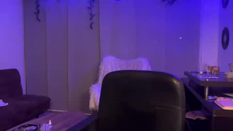 Snapshot of chillspace chatting on 01-05-25, 04:04 KAIA online show from 01-05-25, 04:04