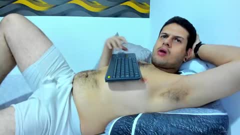 Snapshot of chilly_willyx chatting on 04-16-26, 01:01 Chilly Willyx online show from 04-16-26, 01:01