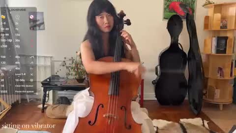 Snapshot of chiloschista chatting on 09-11-25, 05:13 judith online show from 09-11-25, 05:13