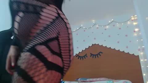 Snapshot of chinatsu_t chatting on 01-23-25, 04:09 Kelly online show from 01-23-25, 04:09