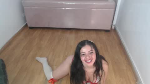 Snapshot of chinatsu_t chatting on 03-11-25, 01:37 Kelly online show from 03-11-25, 01:37