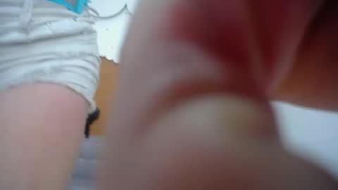 Snapshot of chinatsu_t chatting on 11-27-25, 12:29 Kelly online show from 11-27-25, 12:29