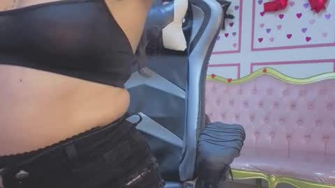 Snapshot of chinatsu_t chatting on 03-25-26, 01:06 Kelly online show from 03-25-26, 01:06