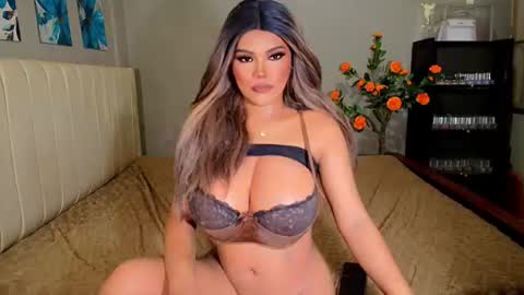 Snapshot of chinita_titi chatting on 07-24-26, 05:49 chinita_titi online show from 07-24-26, 05:49