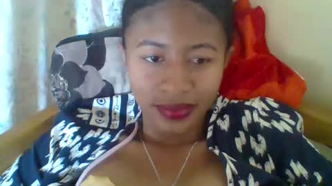 Snapshot of chloe9794 chatting on 10-10-25, 12:04 chloe9794 online show from 10-10-25, 12:04