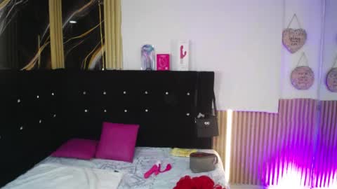 Chloe  online show from 04-06-26, 01:01