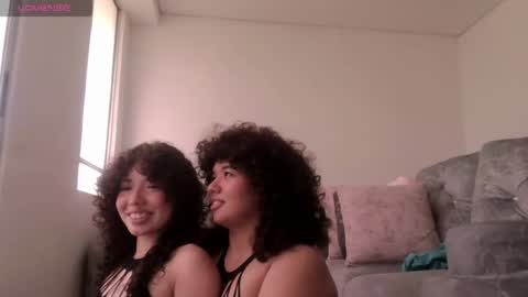 chloe_and_violeta online show from 07-25-26, 09:45